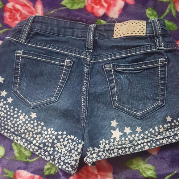 Shorts - Picture 2 of 2